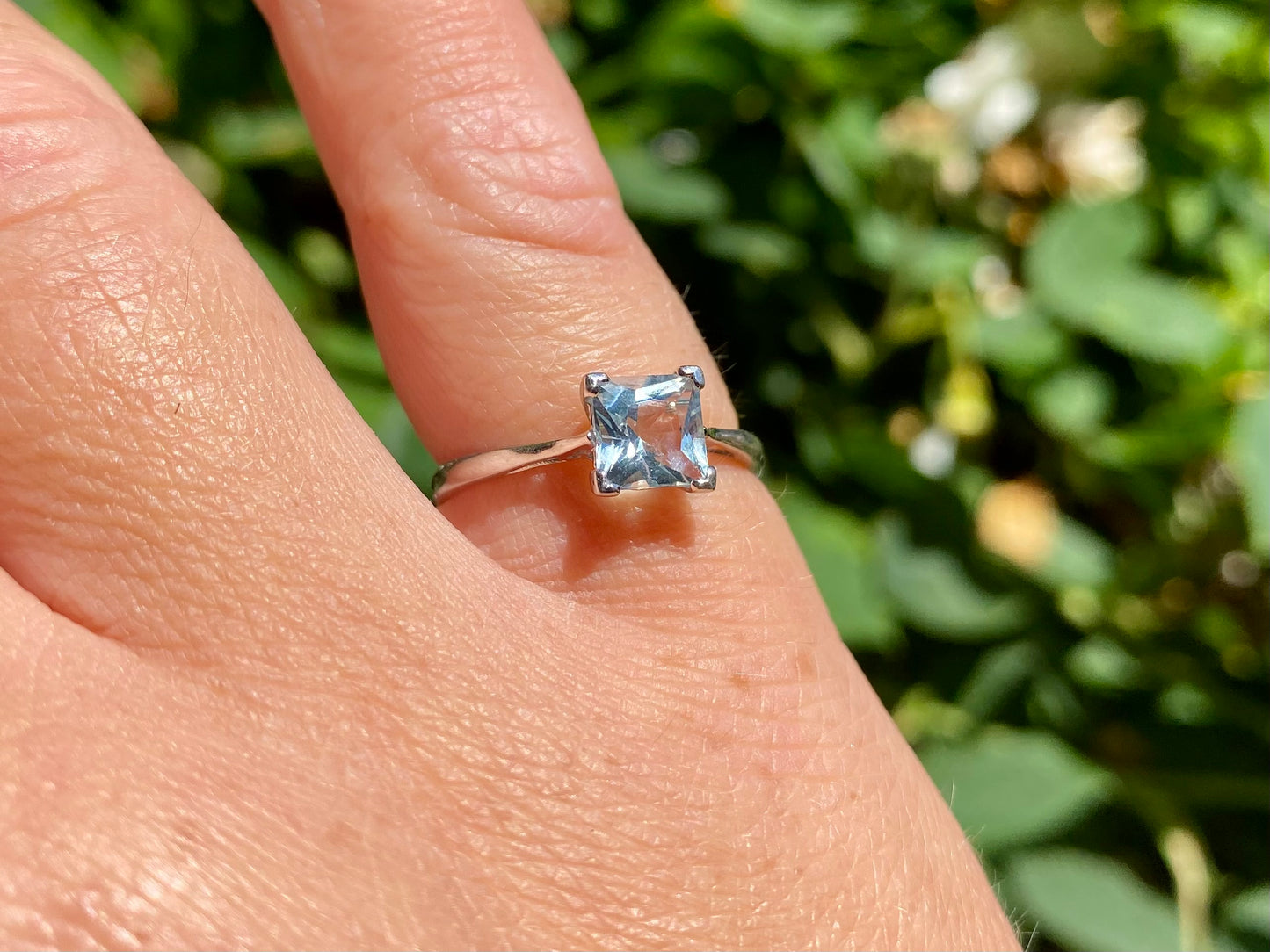 9ct Gold Aquamarine Ring