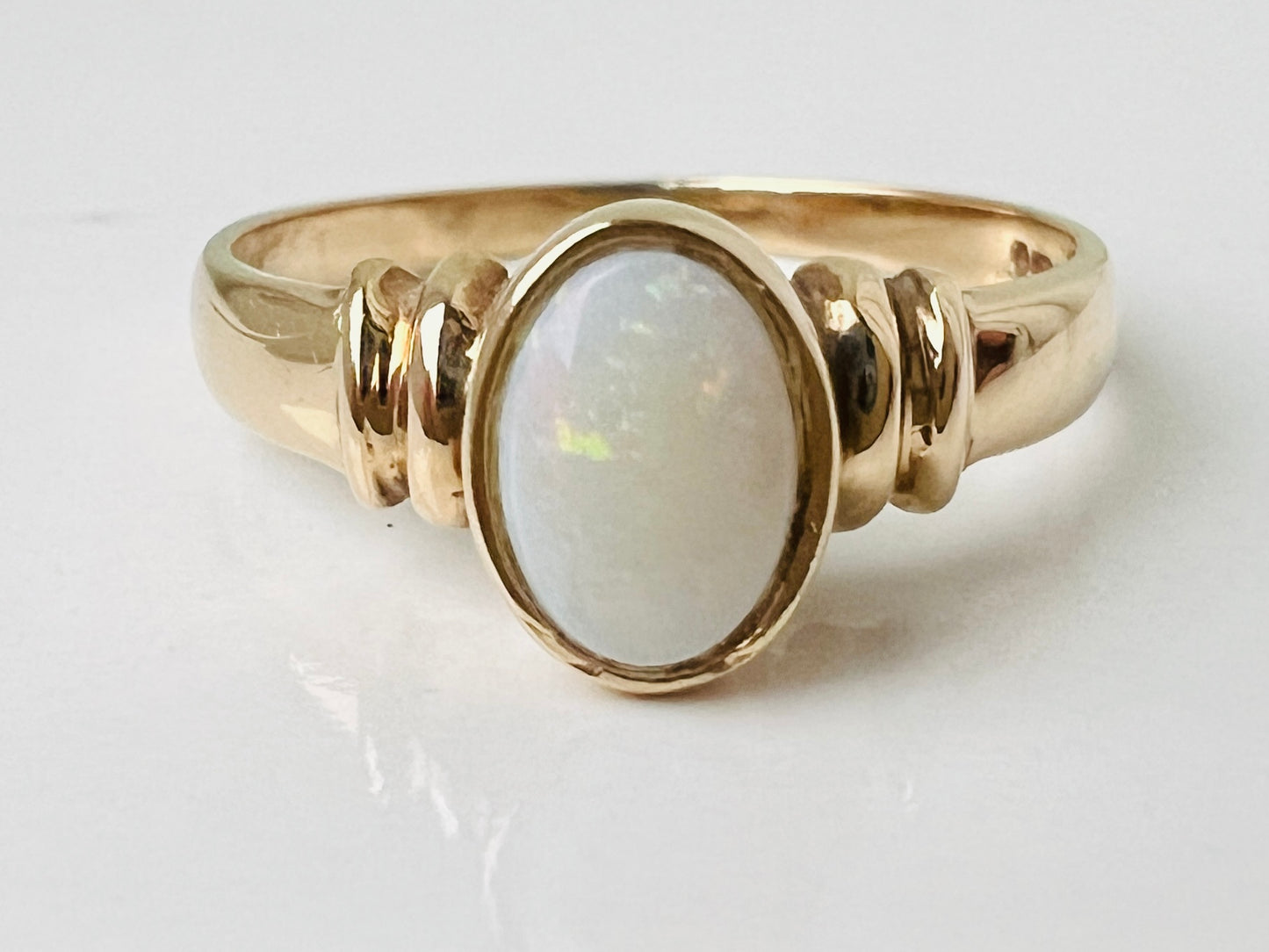 Vintage 9ct Gold Opal Ring