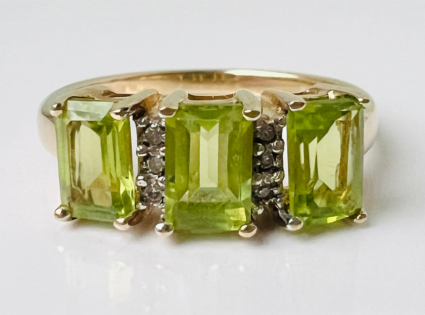 9ct Gold Peridot & Diamond Ring