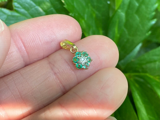 9ct Gold Emerald & Diamond Pendant