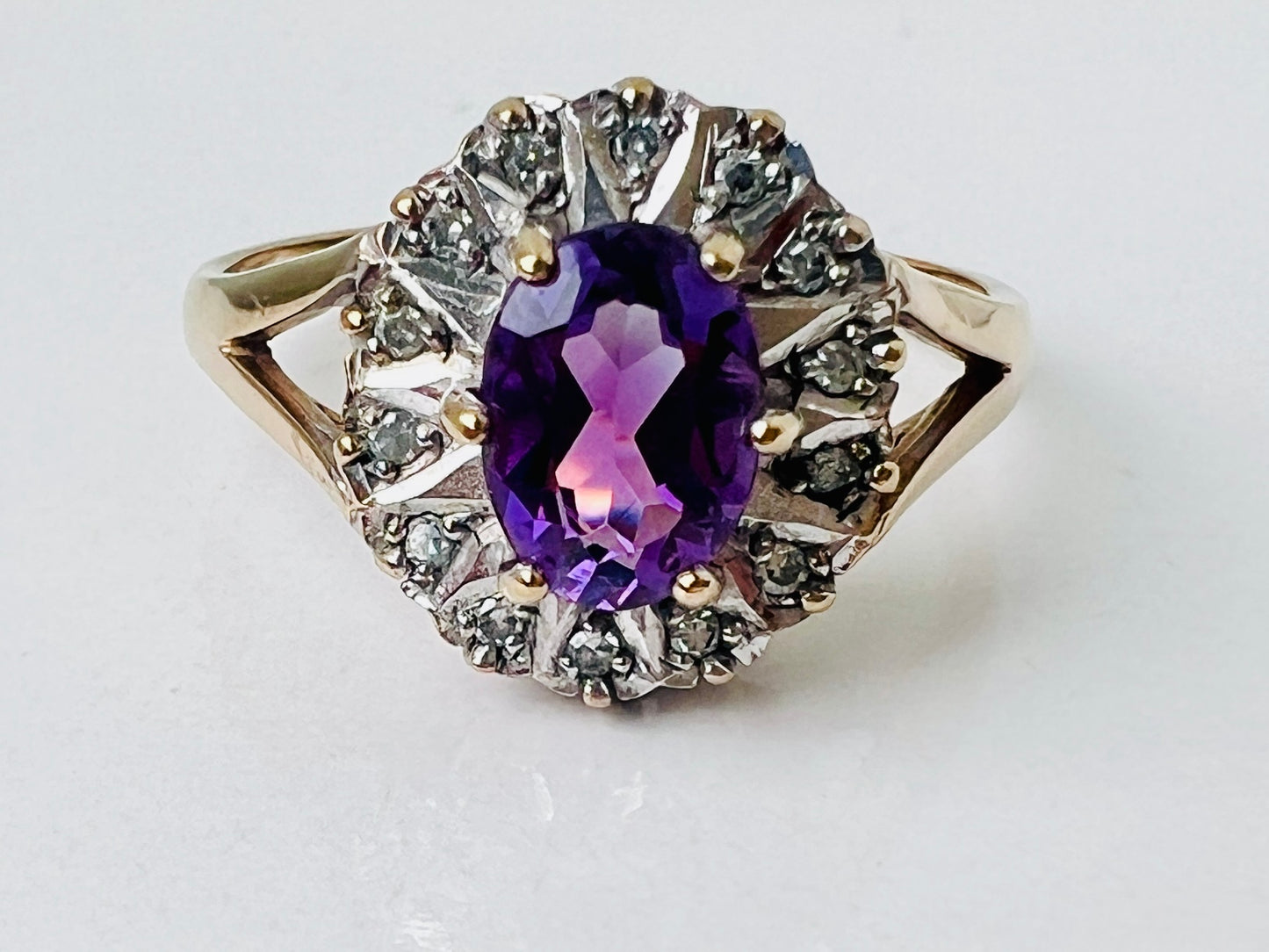 Vintage 9ct Gold Amethyst & Diamond Ring