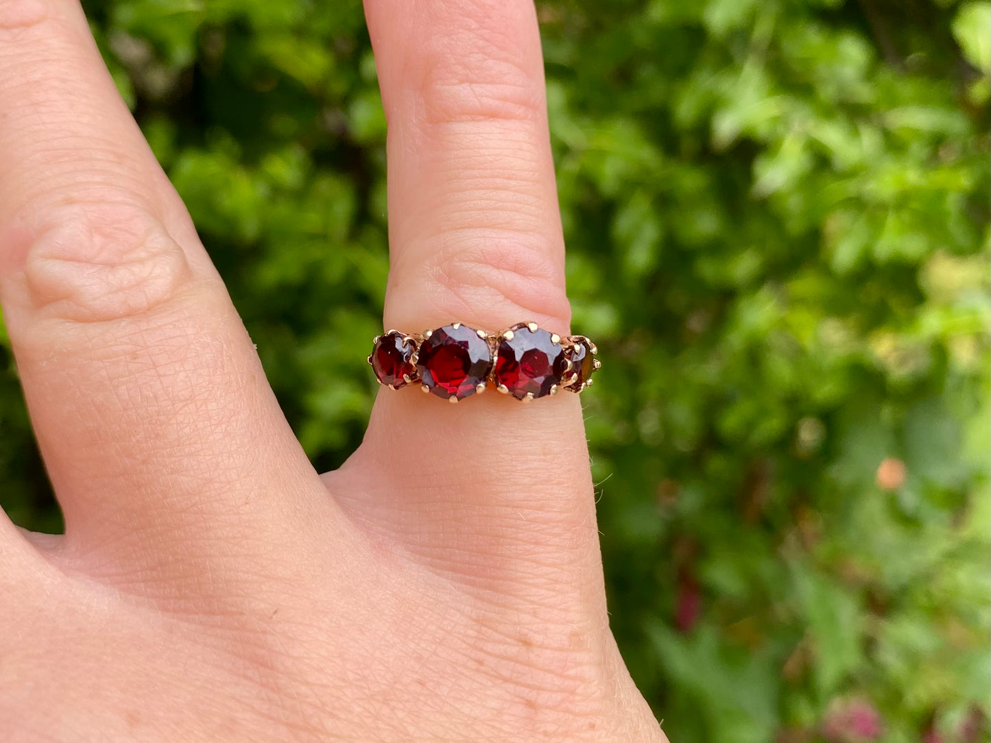 Vintage 9ct Gold Garnet Ring