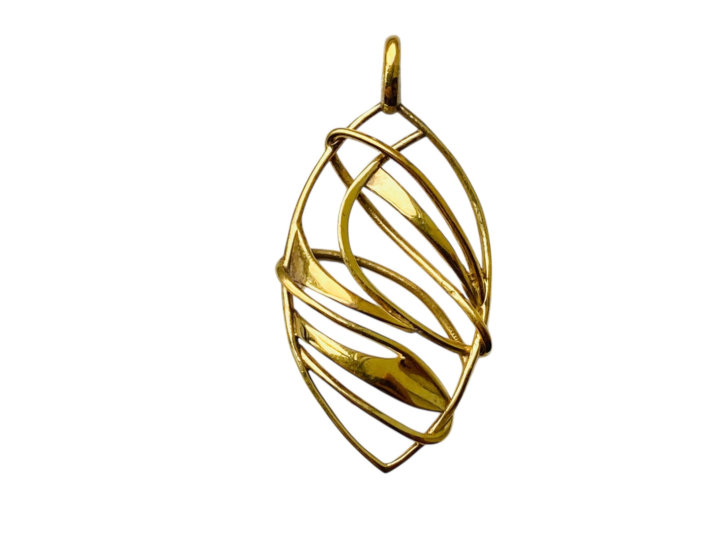 9ct Gold Leaf-Inspired Pendant