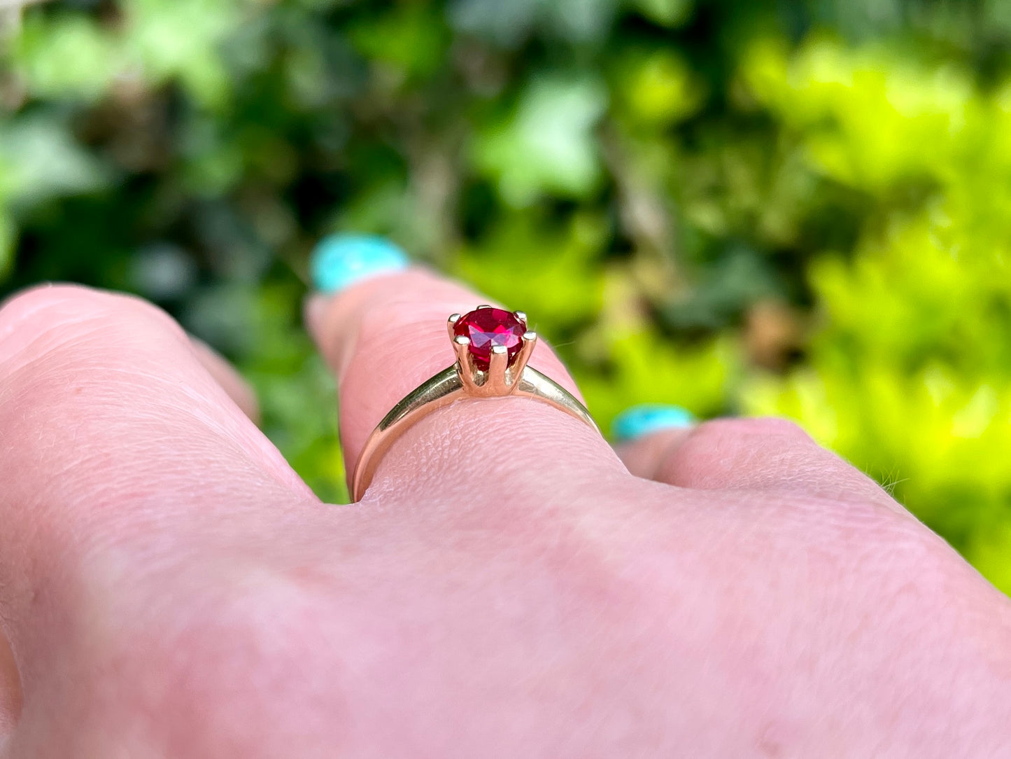 10ct Gold Synthetic Ruby Ring