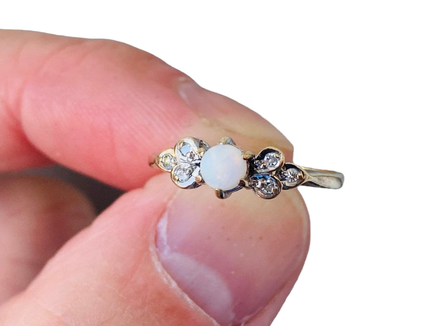 Vintage 9ct Gold Opal & Diamond Ring