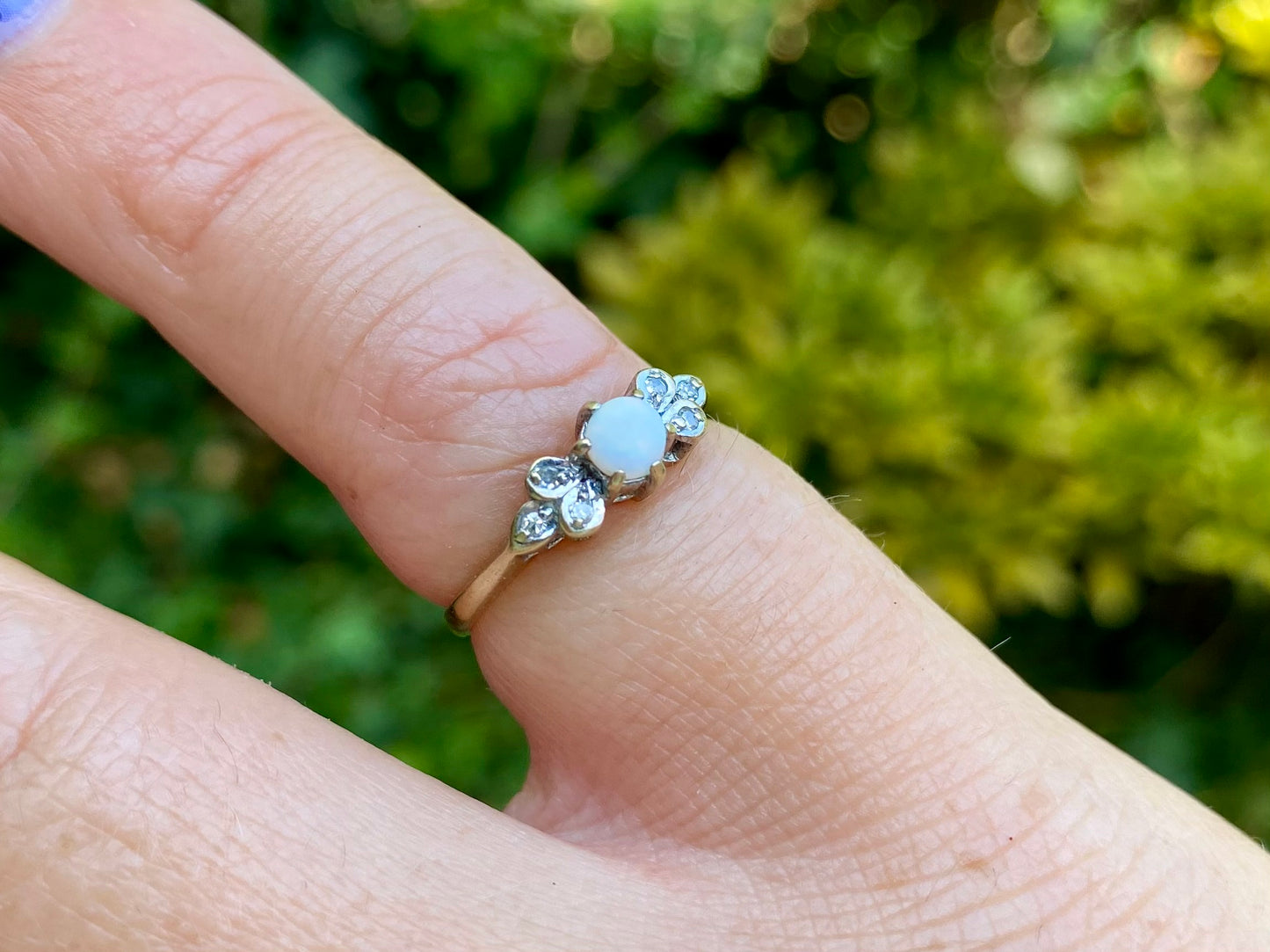 Vintage 9ct Gold Opal & Diamond Ring