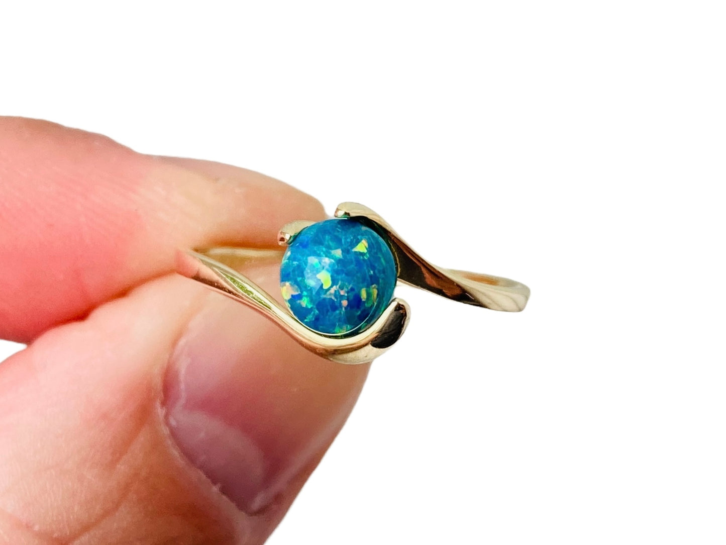 9ct Gold Synthetic Opal Ring