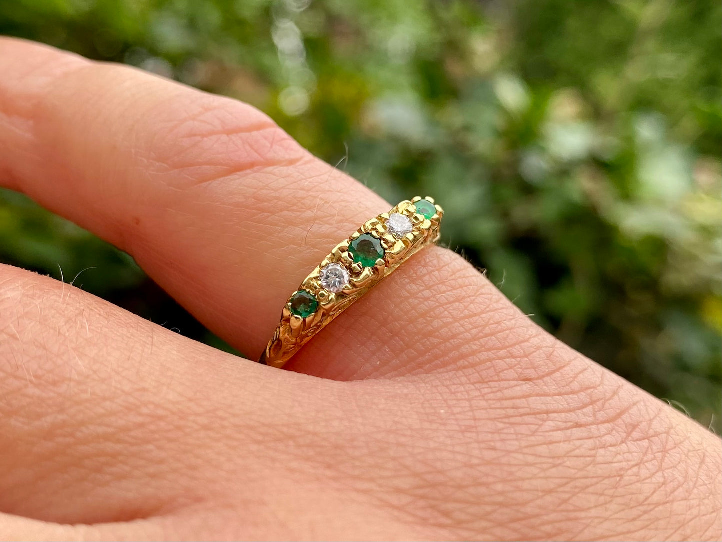 Vintage 18ct Gold Emerald & Diamond Ring