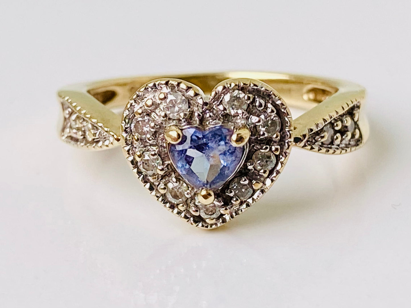 9ct Gold Tanzanite & Diamond Ring