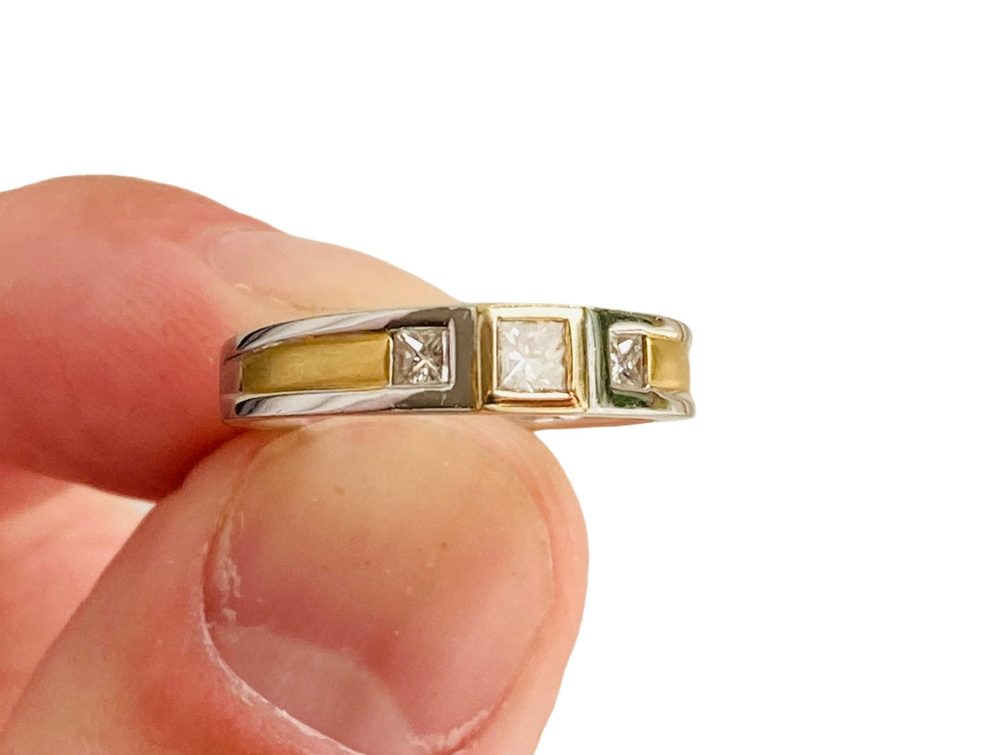 18ct Gold Three-Stone Diamond Ring