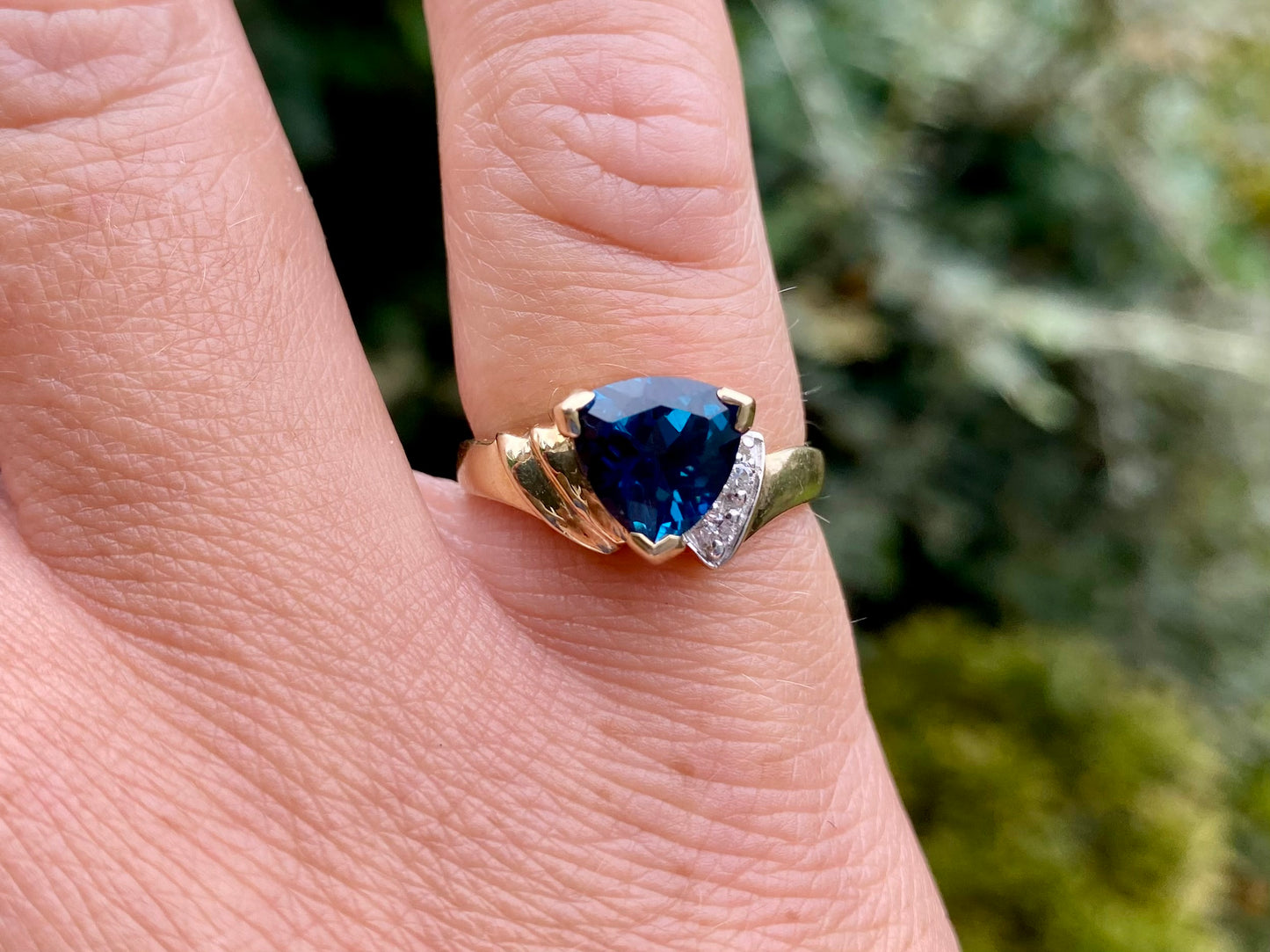 9ct Gold Topaz & Diamond Ring