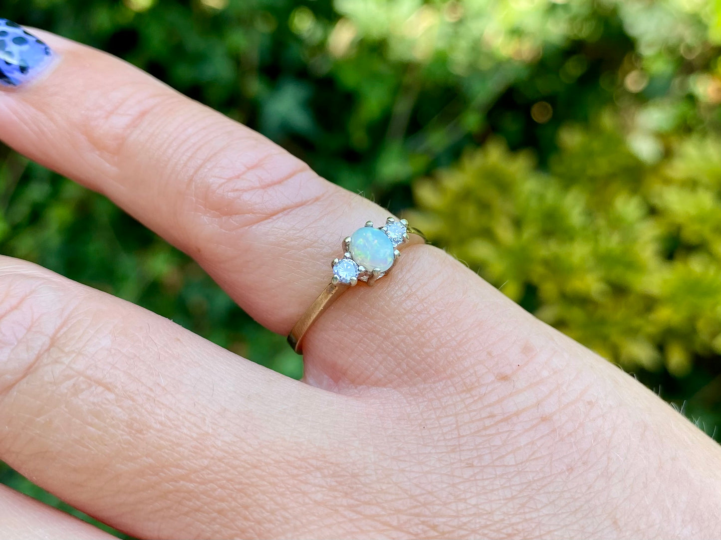 Vintage 9ct Gold Opal & Diamond Ring