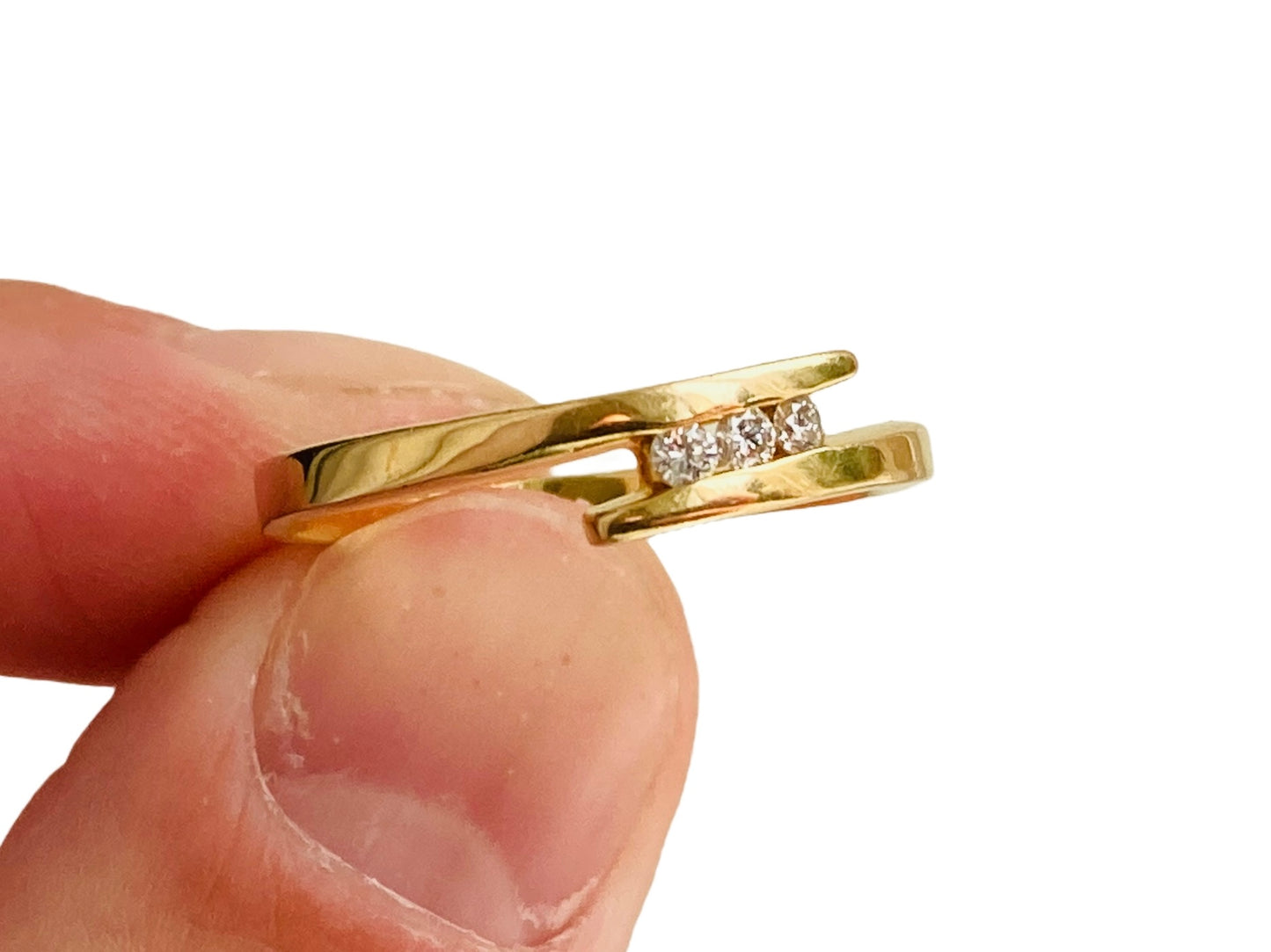 18ct Gold Three-Stone Diamond Ring