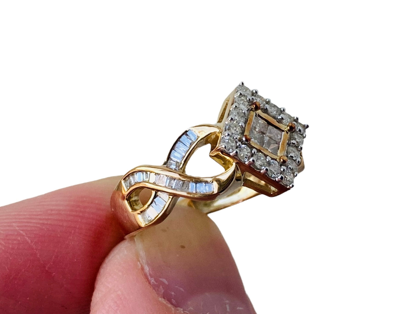 9ct Gold Diamond Ring