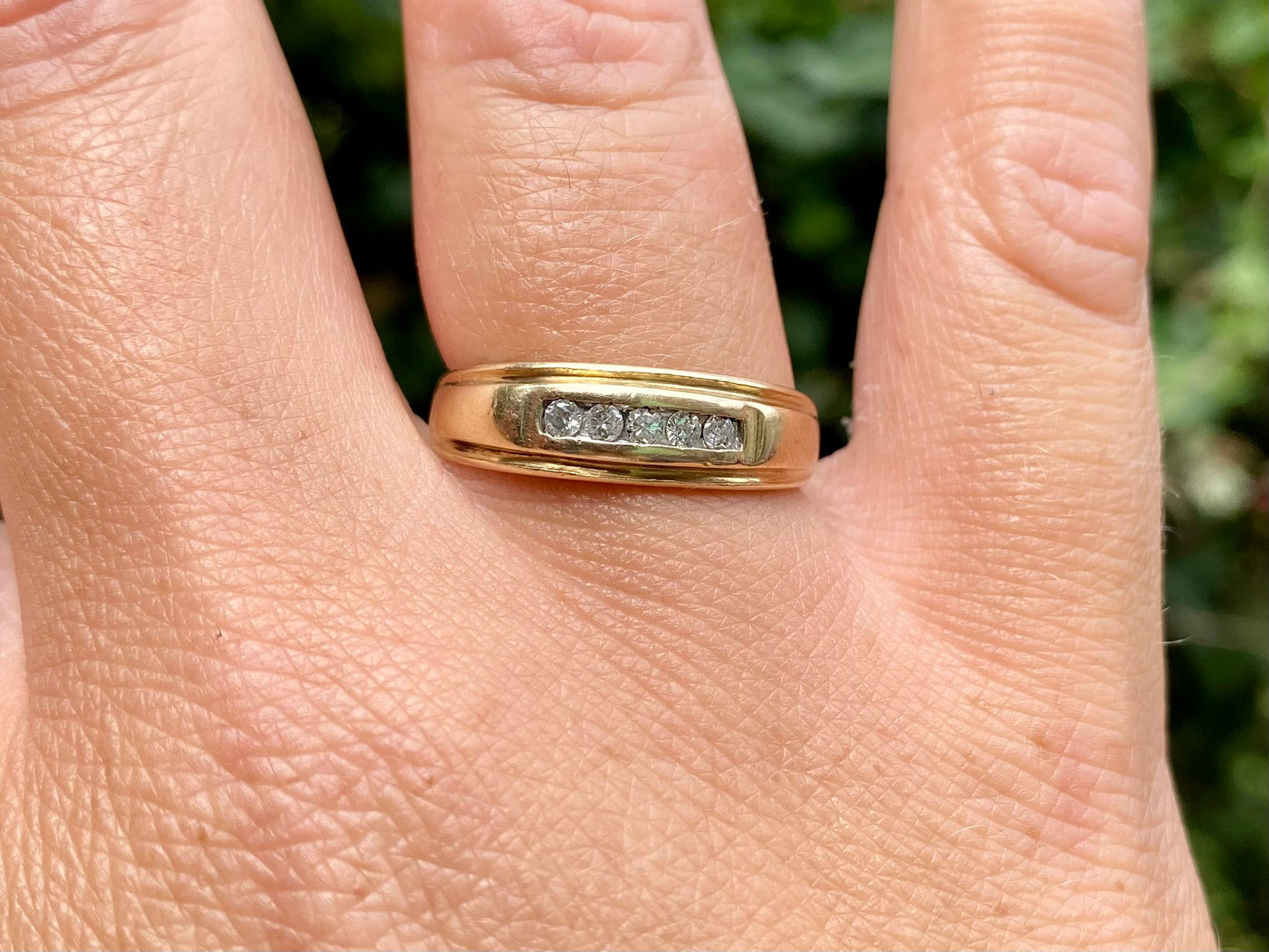 9ct Gold Diamond Ring