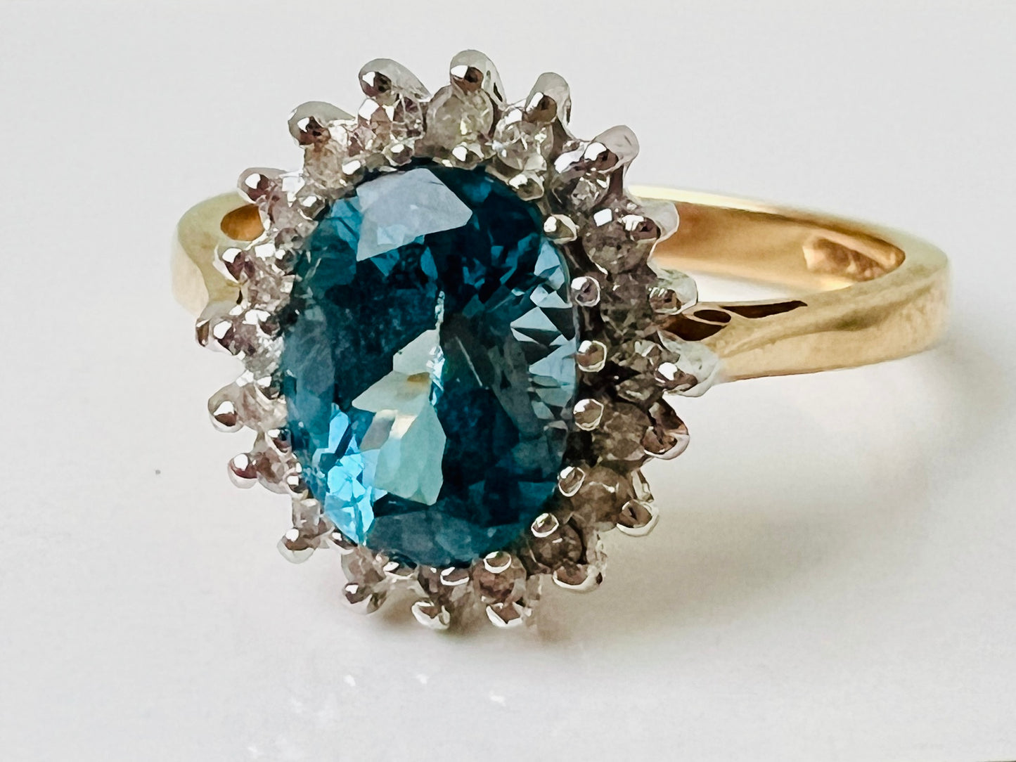 Vintage 9ct Gold Topaz & Diamond Ring
