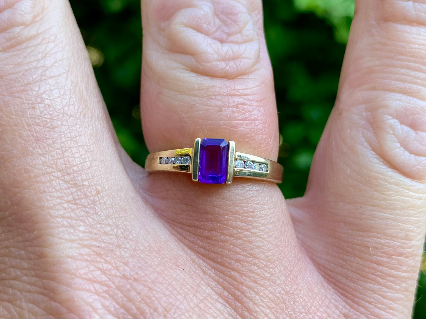 9ct Gold Amethyst & Diamond Ring