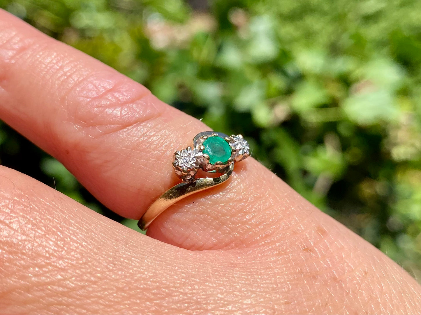 9ct Gold Emerald & Diamond Ring