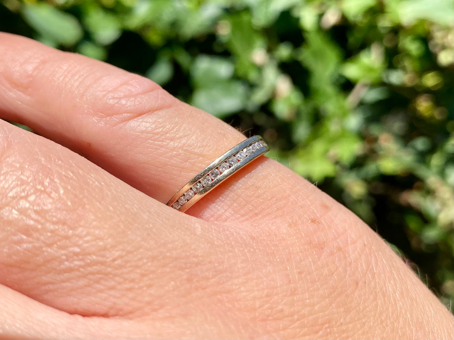 9ct Gold Fifteen-Stone Diamond Band Ring