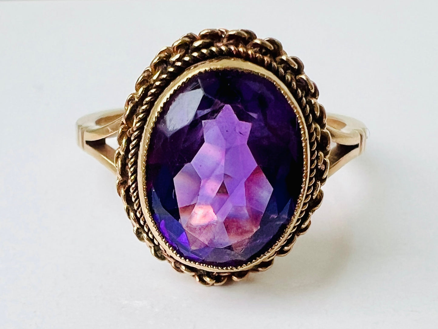 Vintage 9ct Gold Amethyst Ring