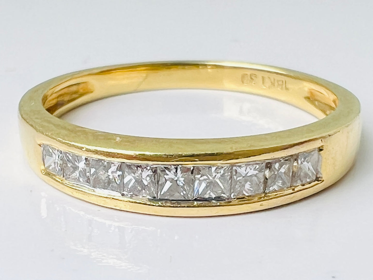18ct Gold Nine-Stone 0.30ct Diamond Ring