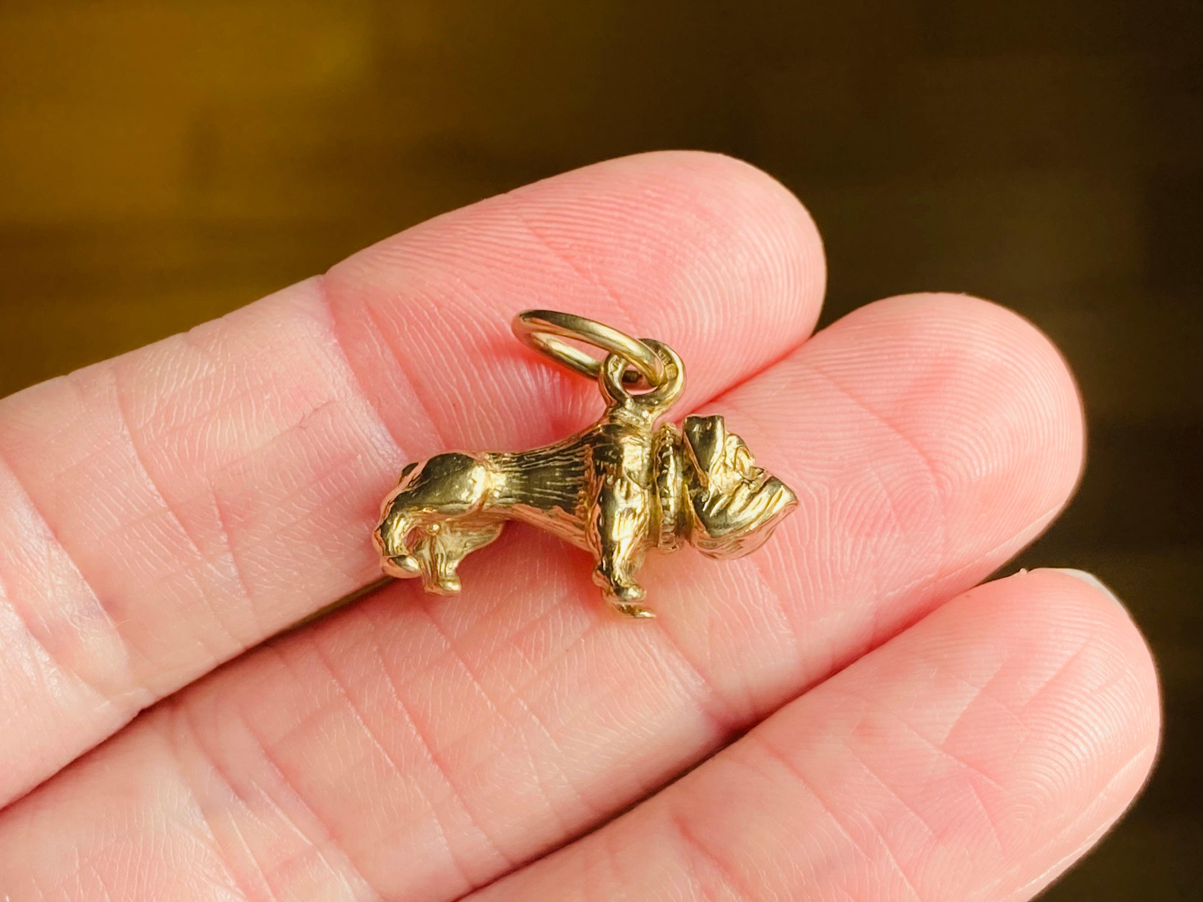 9ct gold bulldog pendant best sale