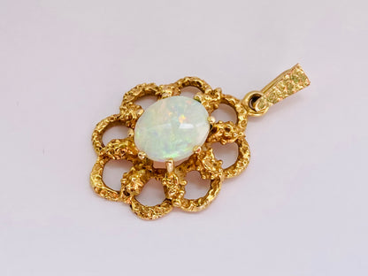 Vintage 9ct Gold Opal Pendant