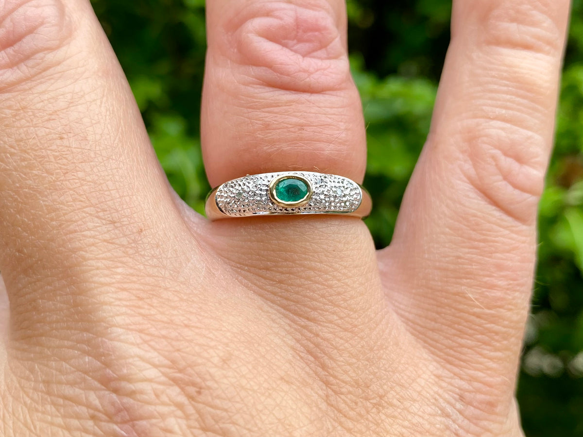 9ct Gold Emerald & Diamond Ring