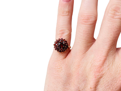 Vintage 9ct Gold Garnet Ring