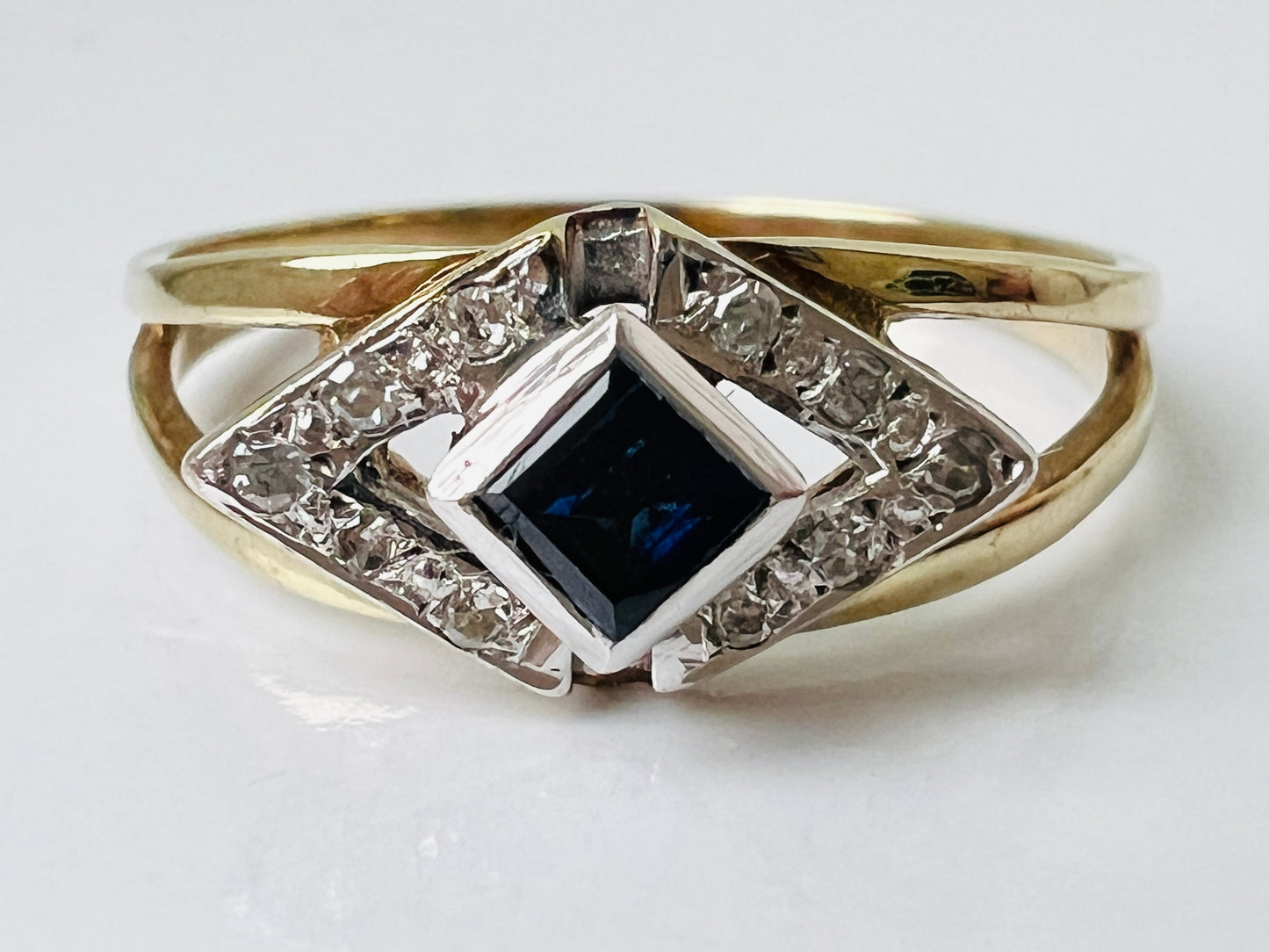 Vintage 9ct Gold Sapphire & Diamond Ring