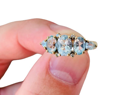 9ct Gold Aquamarine & Diamond Ring