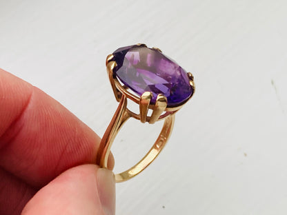 9ct Gold Amethyst Ring