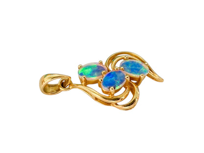18ct Gold Opal Pendant