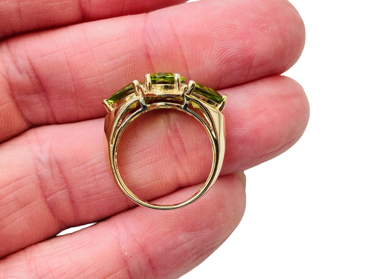 9ct Gold Peridot & Diamond Ring