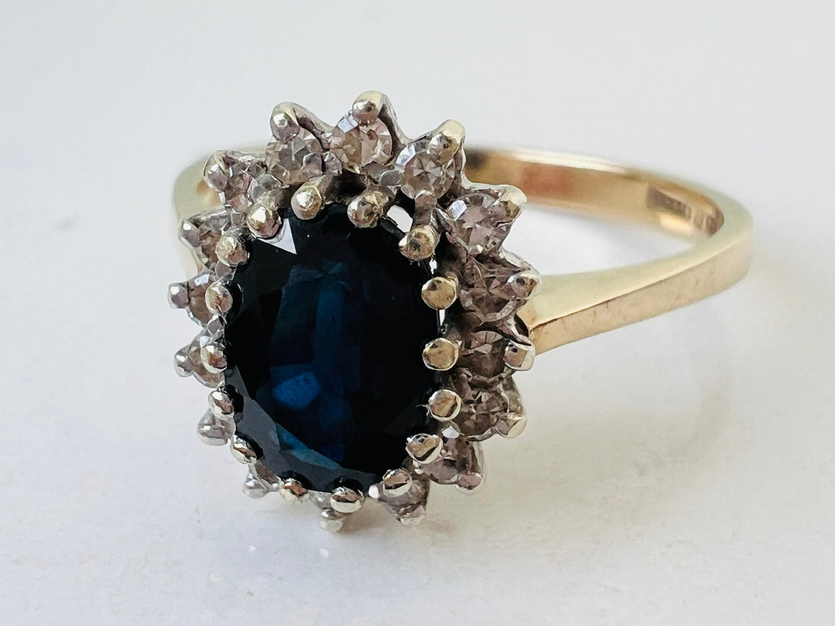 Vintage 9ct Gold Sapphire & Diamond Ring