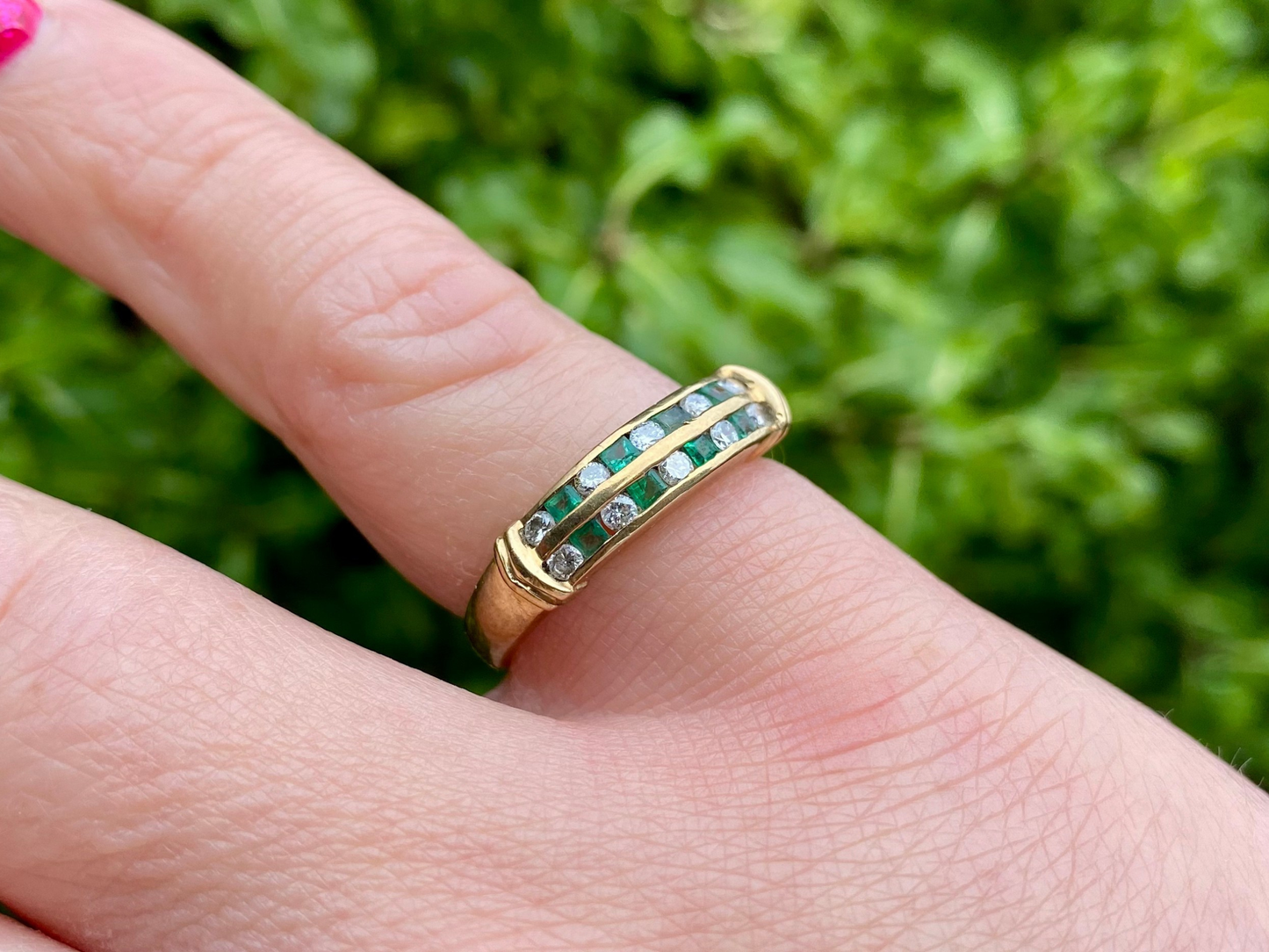 9ct Gold Emerald & Diamond Ring