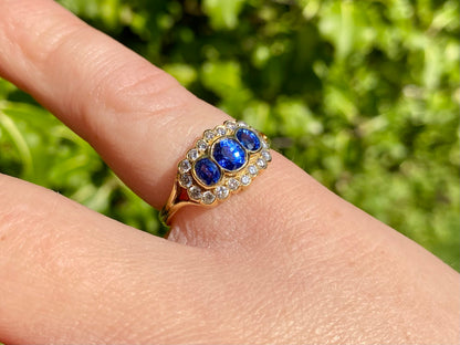 Vintage 18ct Gold Sapphire & Diamond Ring