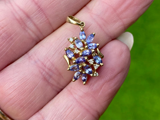 9ct Gold Tanzanite & Diamond Pendant