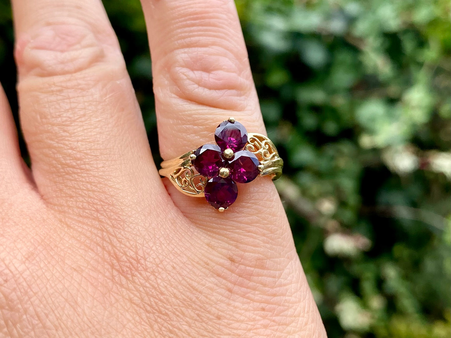 9ct Gold Rhodolite Garnet Ring