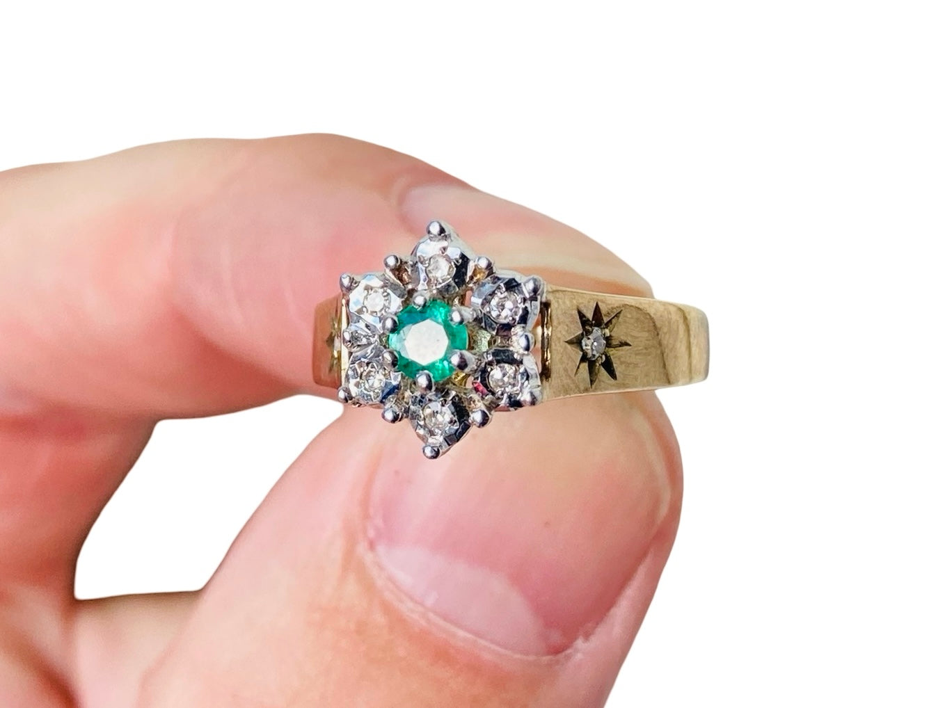 Vintage 9ct Gold Emerald & Diamond Ring