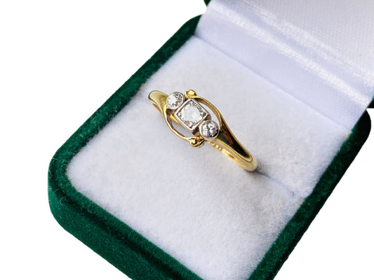 Antique 18ct Gold Diamond Ring