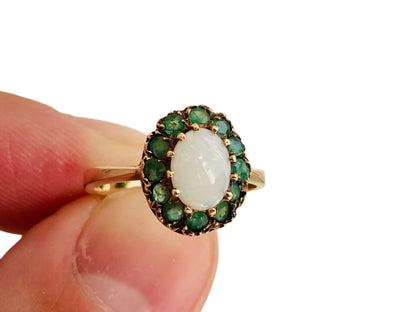 Vintage 9ct Gold Emerald & Opal Ring