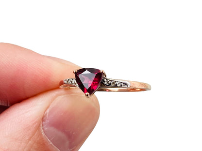 9ct Gold Garnet & Diamond Ring