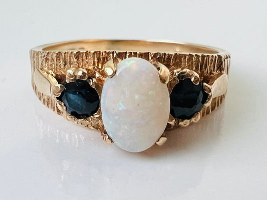 Vintage 9ct Gold Opal & Sapphire Ring