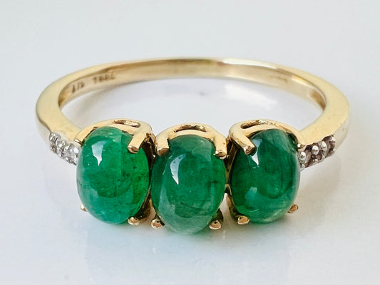 9ct Gold Emerald & Diamond Ring