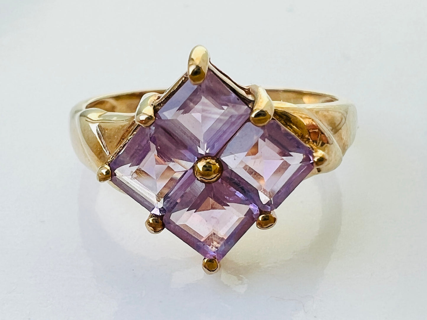 9ct Gold Amethyst Ring
