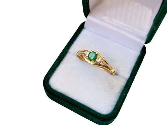 14ct Gold Emerald & Diamond Ring