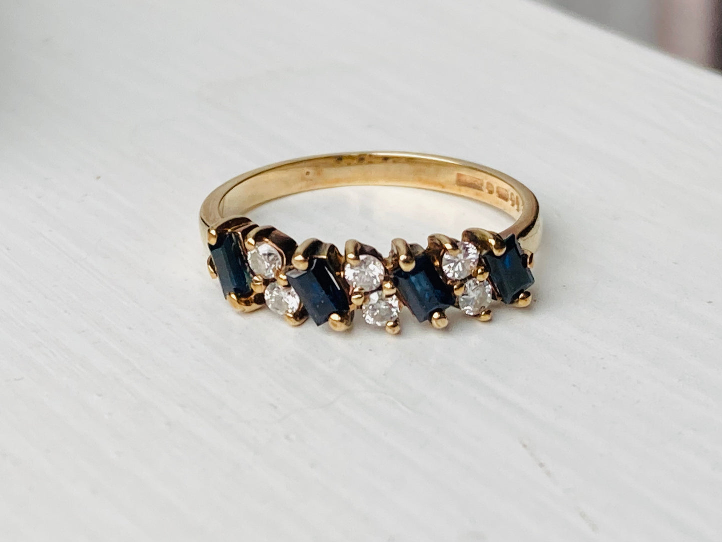 Vintage 9ct Gold Sapphire & Diamond Ring