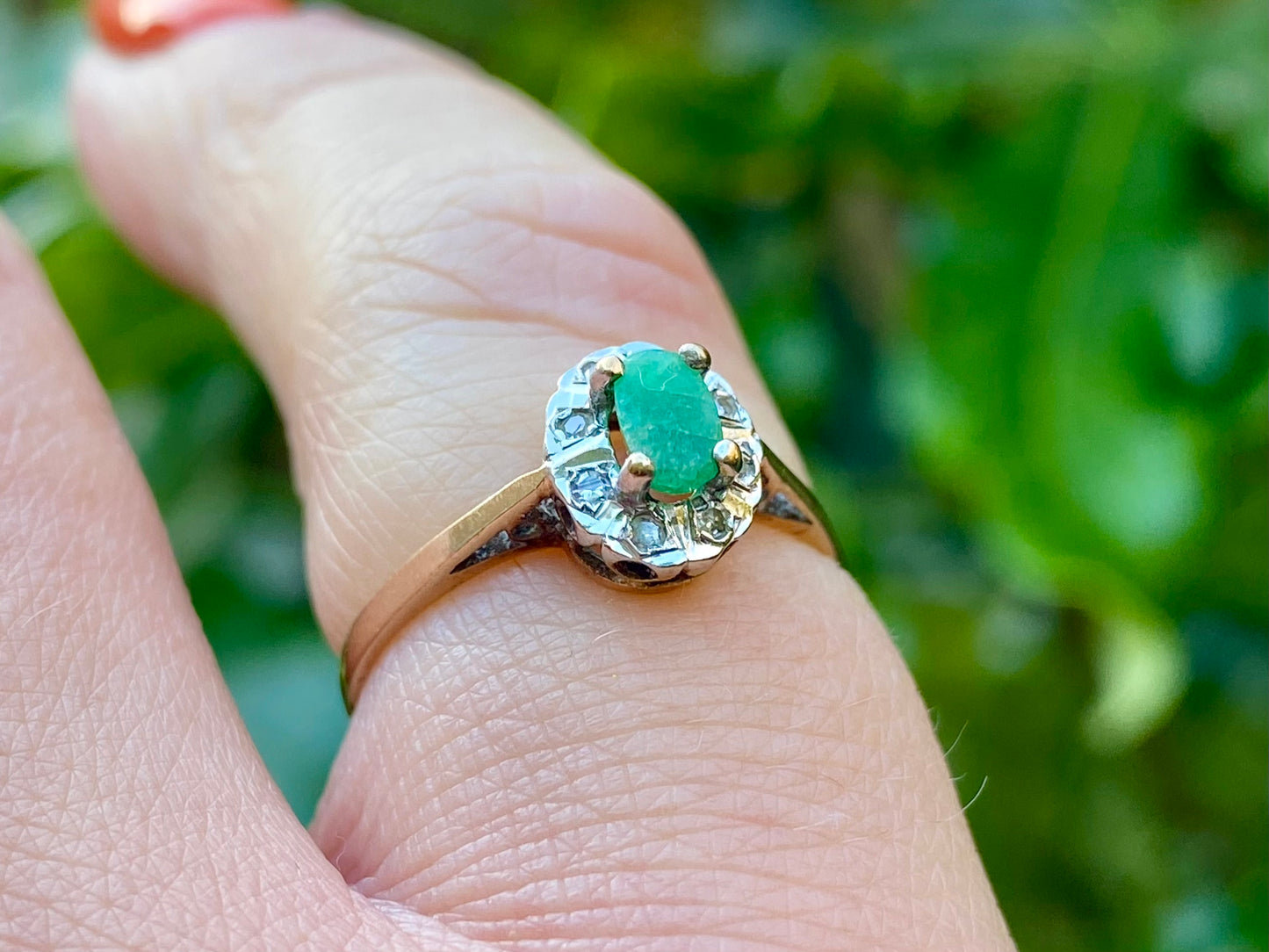 Vintage 9ct Gold Emerald & Diamond Ring