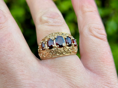 Vintage 9ct Gold Garnet Ring